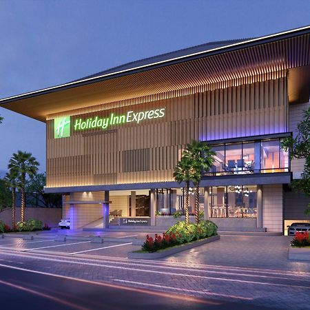 Holiday Inn Express Bali Sunset Road By Ihg Kuta Lombok Buitenkant foto