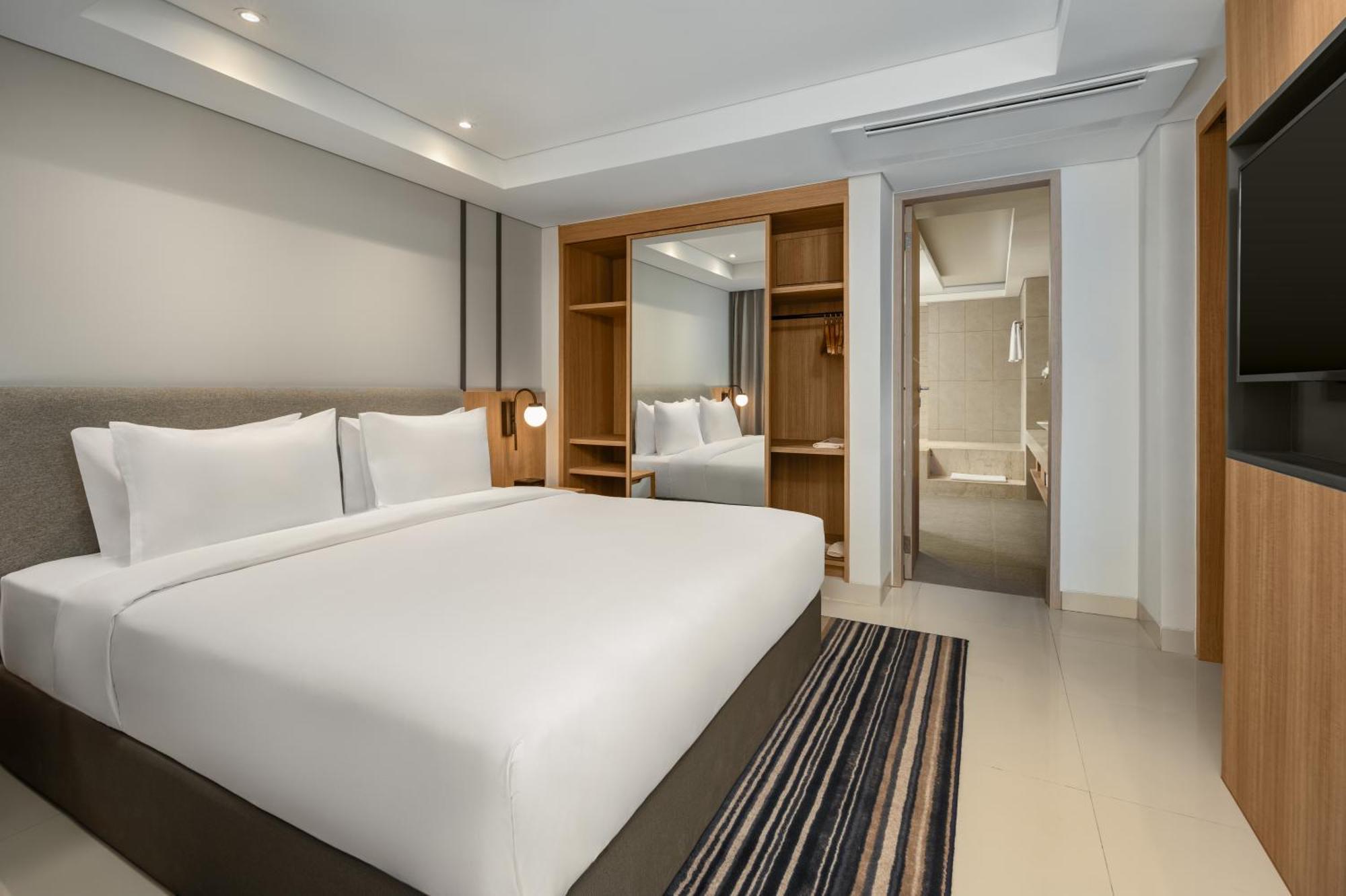 Holiday Inn Express Bali Sunset Road By Ihg Kuta Lombok Buitenkant foto