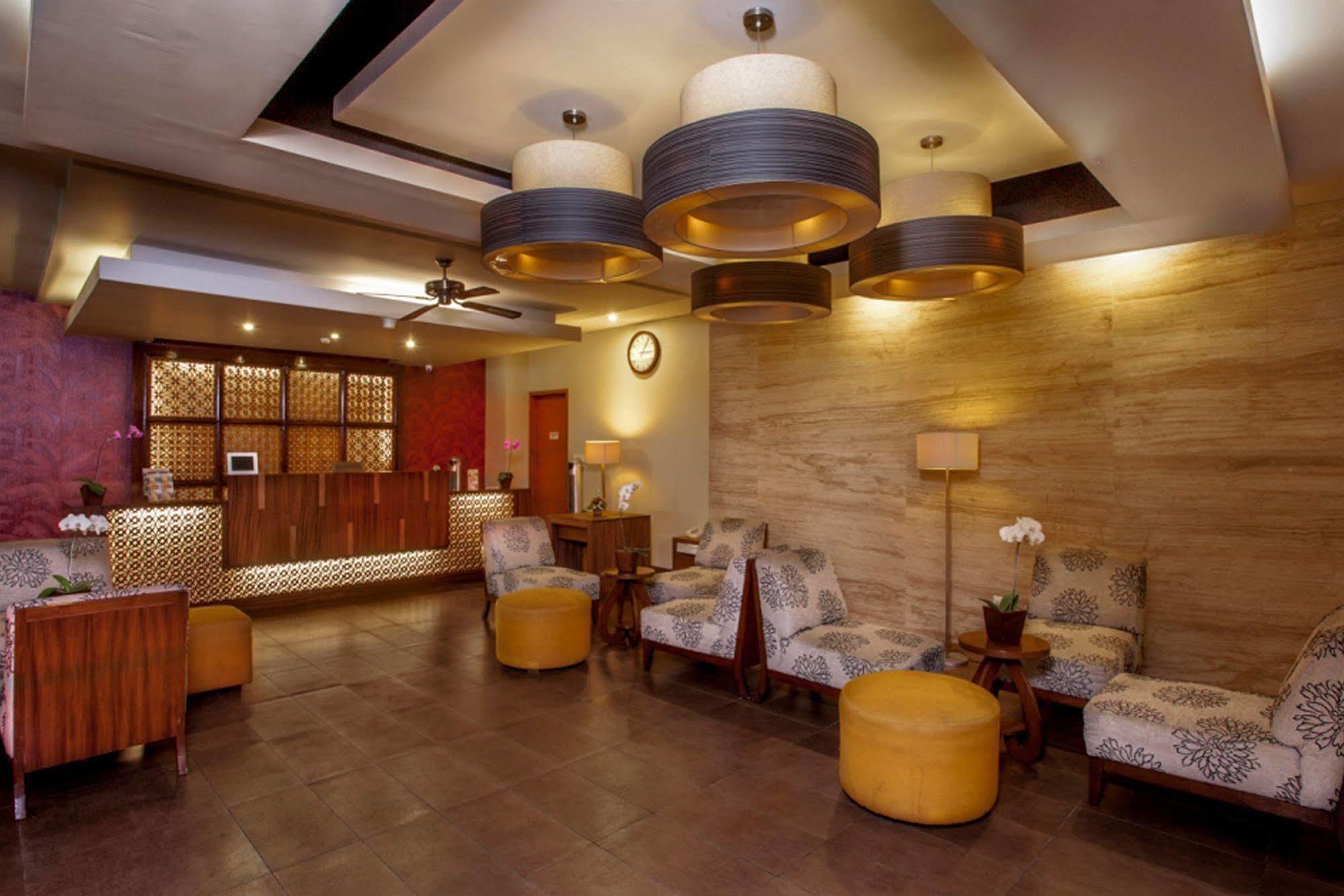 Holiday Inn Express Bali Sunset Road By Ihg Kuta Lombok Buitenkant foto